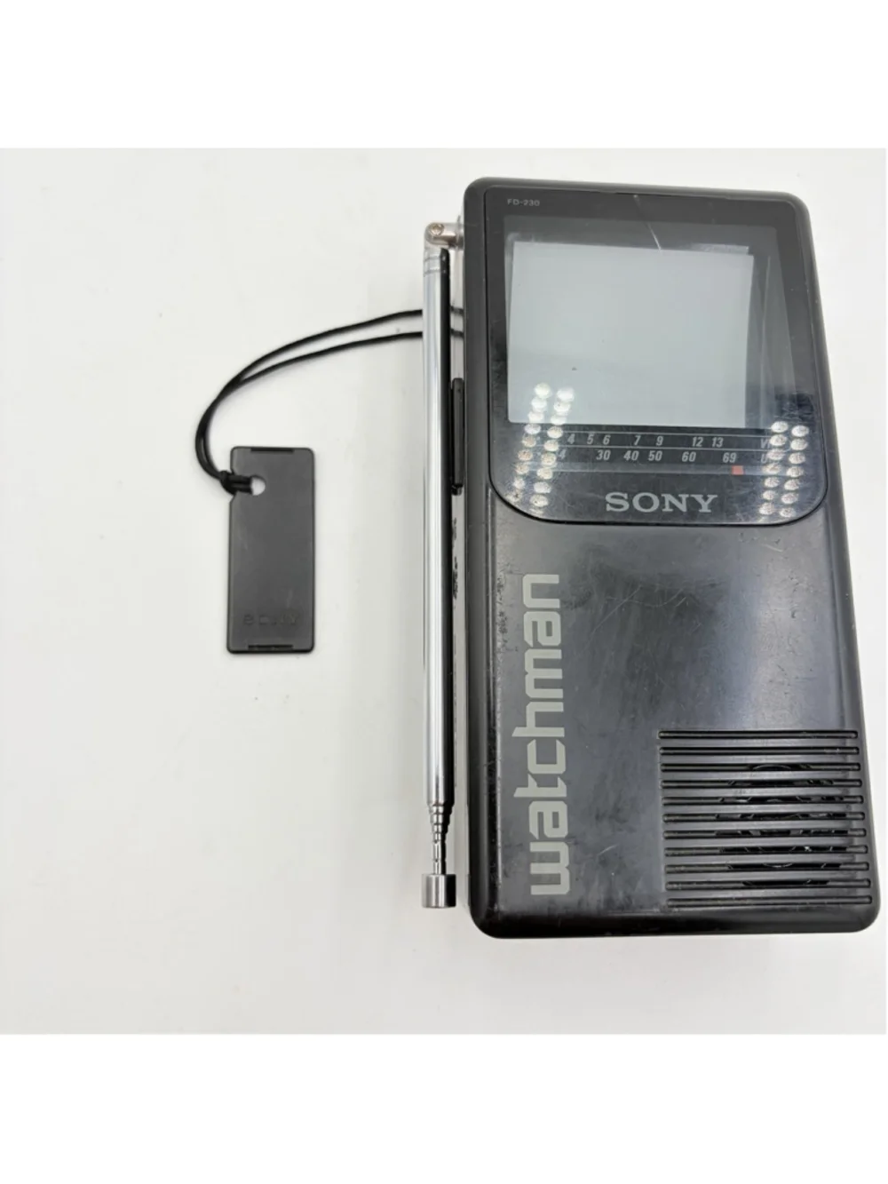 SONY WATCHMAN FD-230 2.7” Portable B&W Analog TV 1991 Tested Screen Works